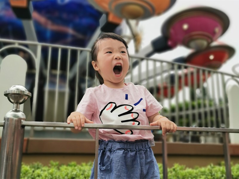 桃子在香港迪士尼