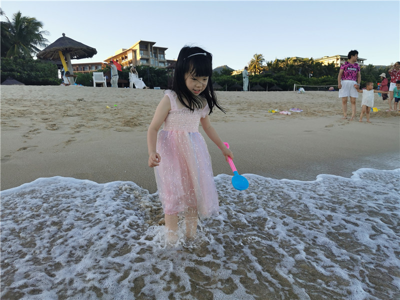 桃子在亚龙湾