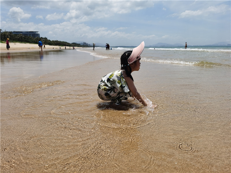 桃子在海棠湾沙滩1