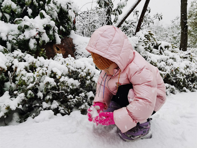 桃子玩雪1