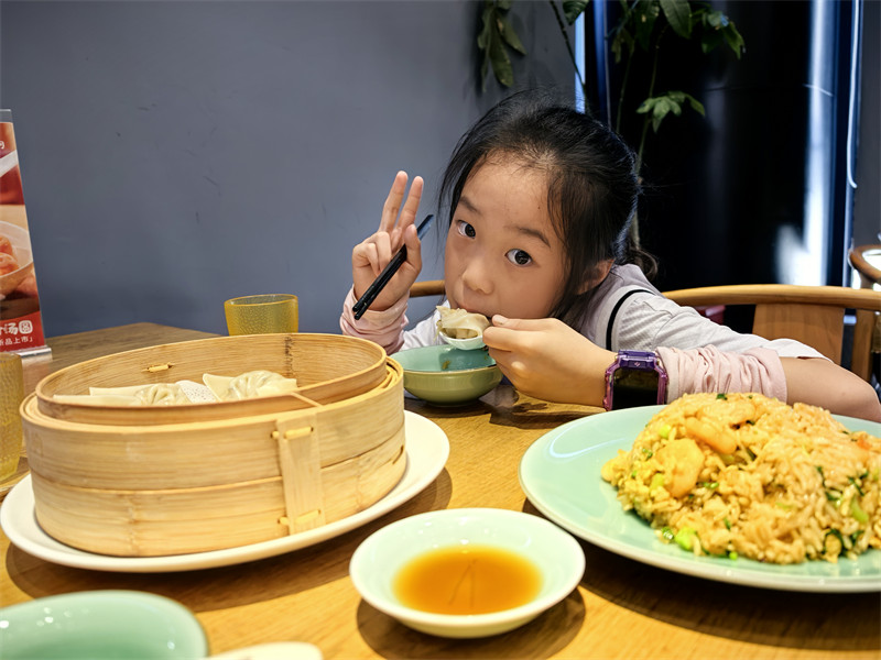 桃子在缸鸭狗