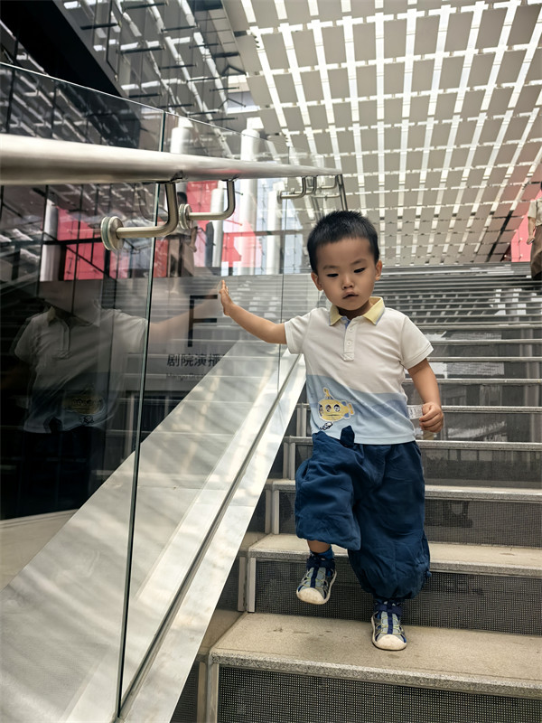 叮当在七彩盒子