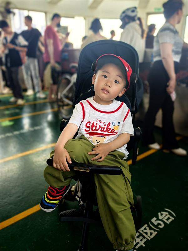 叮当在珠江轮渡
